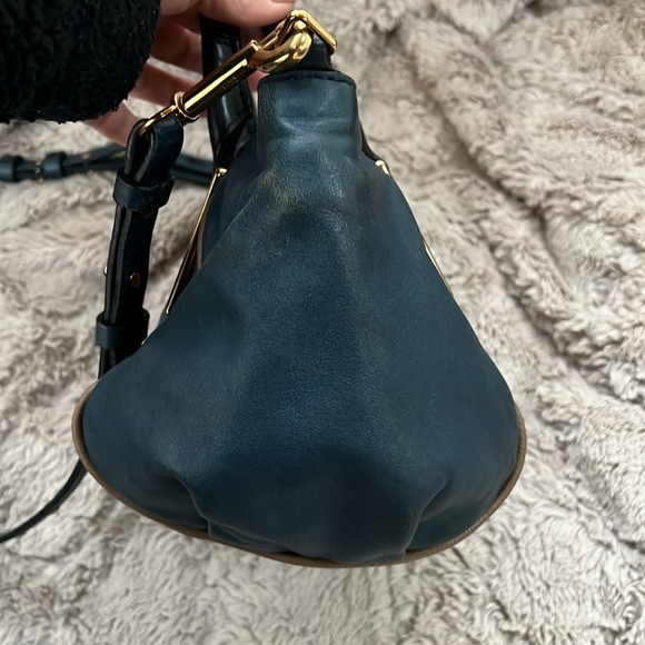 CHLOE Two Way Hand/Crossbody bag in Blue - the only every day bag you will need - Picture 5 of 17